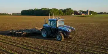 Autonomous tractor working a field in the US, showcasing advanced agricultural technology